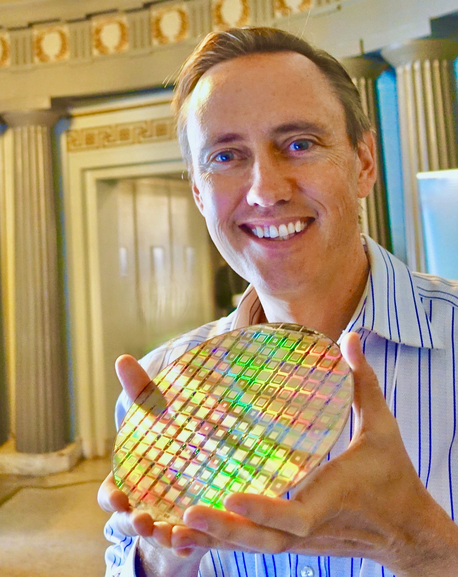 Photonic quantum computing hardware